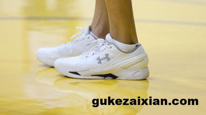 一年怒亏2个亿，库里和安德玛的“孽缘”