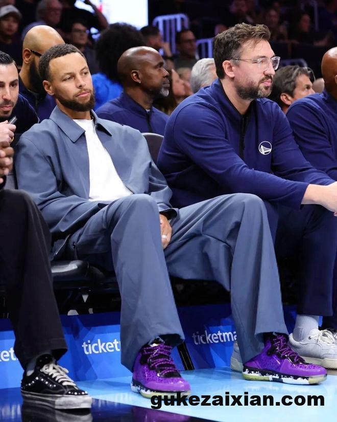 nimg-955 一年怒亏2个亿,库里和安德玛的“孽缘”